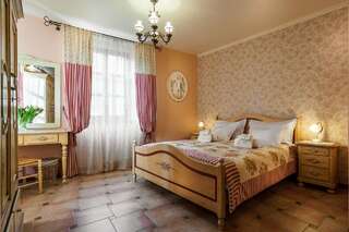 Отель Hotel Monte Cristo Котор Трехместный номер-6